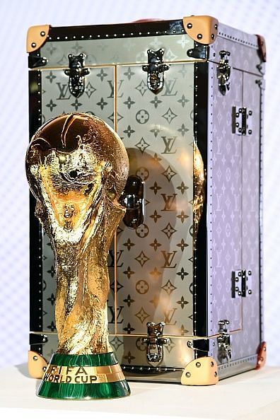 FBL-FRA-WC-2018-TROPHY-RUS